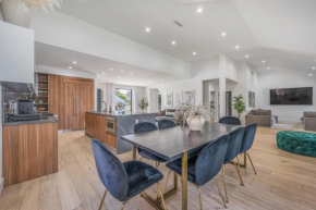 Beautiful 4 Bedroom Modern Home in Mar Vista